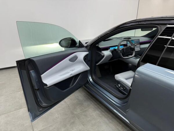 lynk&co z10 2024 model 95kwh 702km four wheel drive intelligent driving ultra